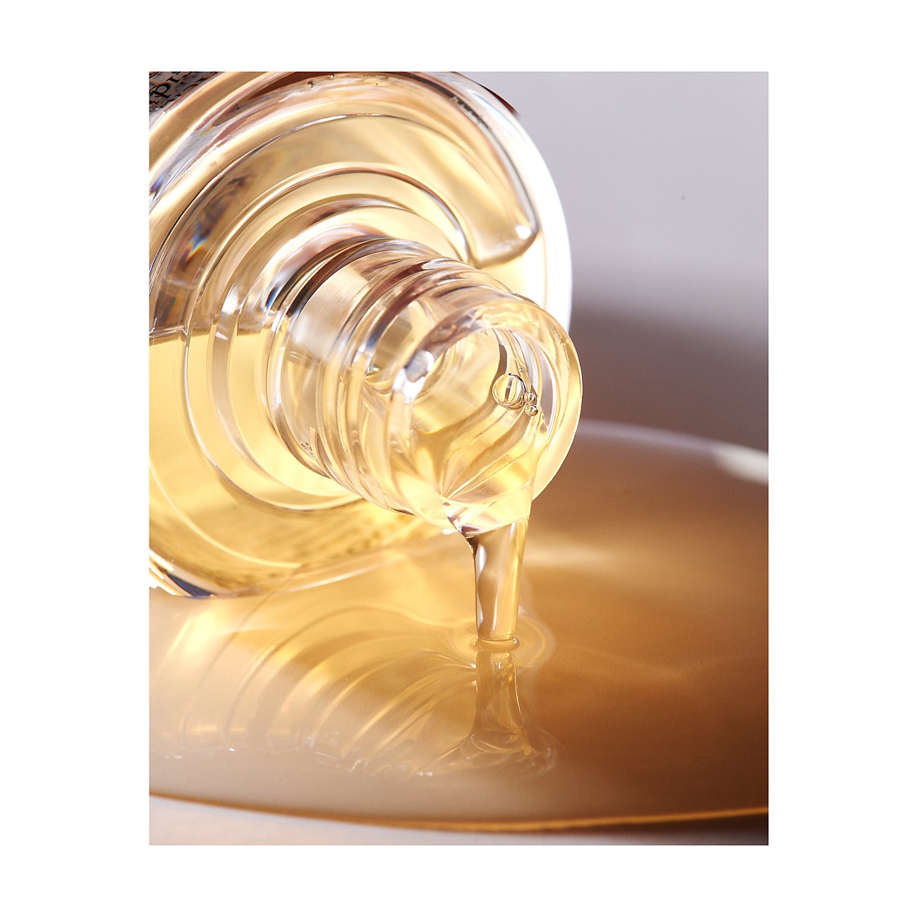 Hydra Lock Resurfacing Essence
