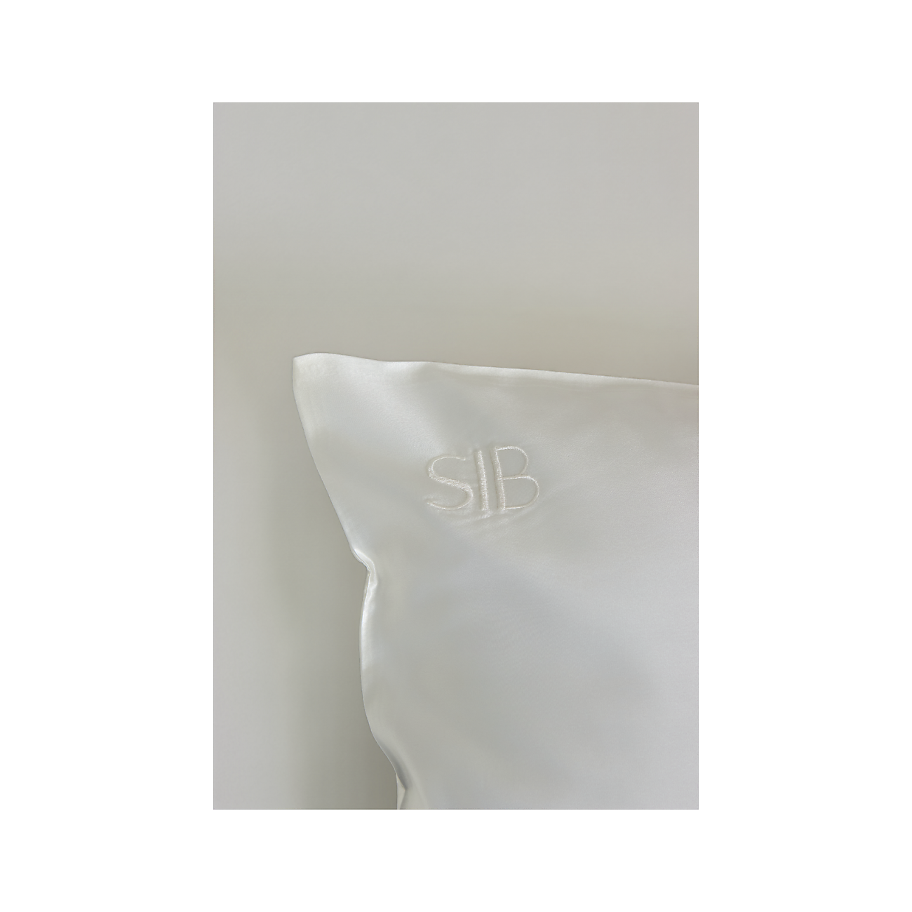 Hyaluronic Acid Infused Silk Pillowcase