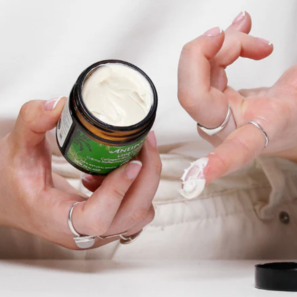 Crème raffermissante riche en collagène au caviar de lime
