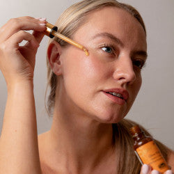 Sérum éclaircissant à la vitamine C Glow